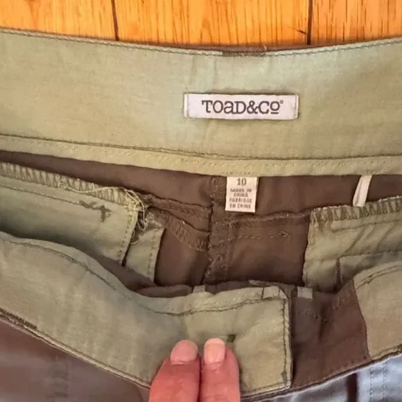 Toad&Co Women's Hiking/Outdoor Bermudas - Picture 4 of 7